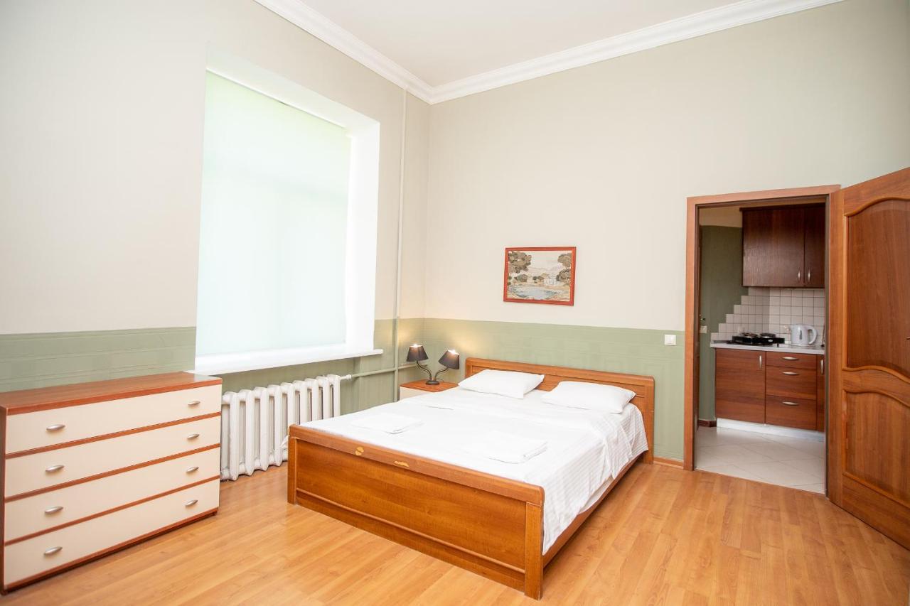 Простора 3 Кімнатна Біля Майдану Незалежності Apartman Kijev Kültér fotó